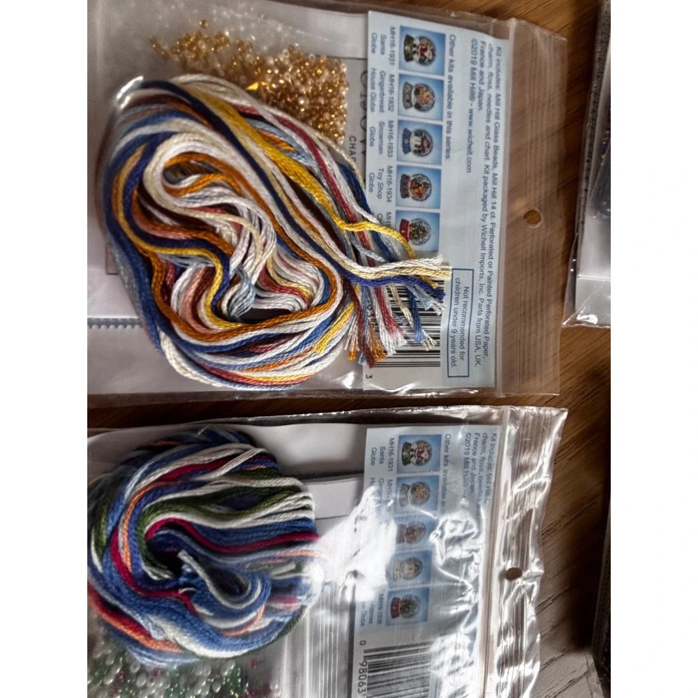 Mill Hill Beaded Holiday Snow Globe & Beaded Ornament Kits Set of 4 Christmas